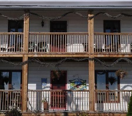 Gite au Vieux Pommier Tadoussac Extérieur photo
